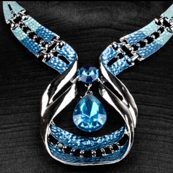 Blue, Green Statement Necklace & Earrings Set - Picture 3 of 8